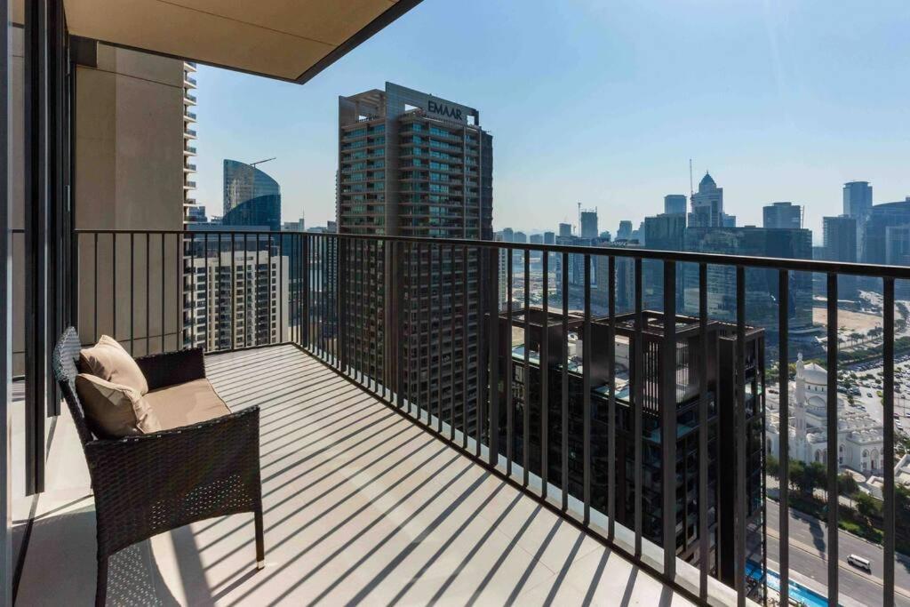 Luxurious 2 Bed Sleeps 6 In Downtown Apartment